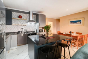 77 Balmoral Heights